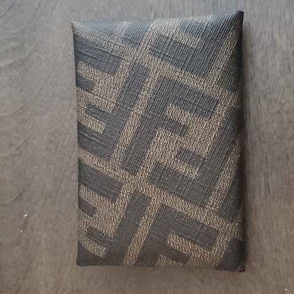 Repurposed Fendi card case - Picture 2 of 4